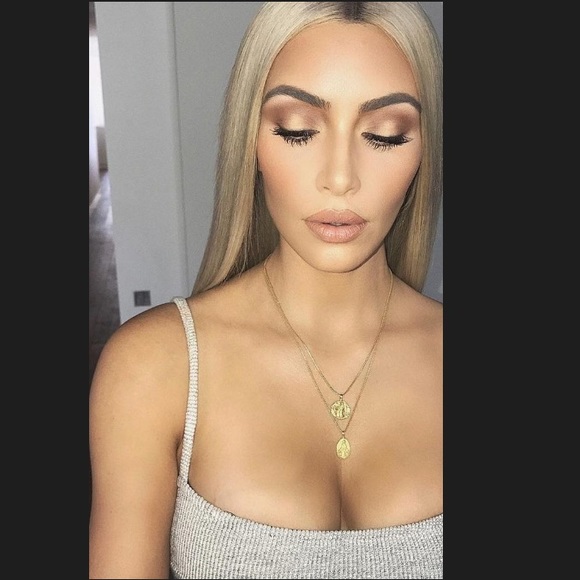 🆕Gorgeous golden Virgin Mary necklace 🙏🏻💕 - Picture 6 of 8